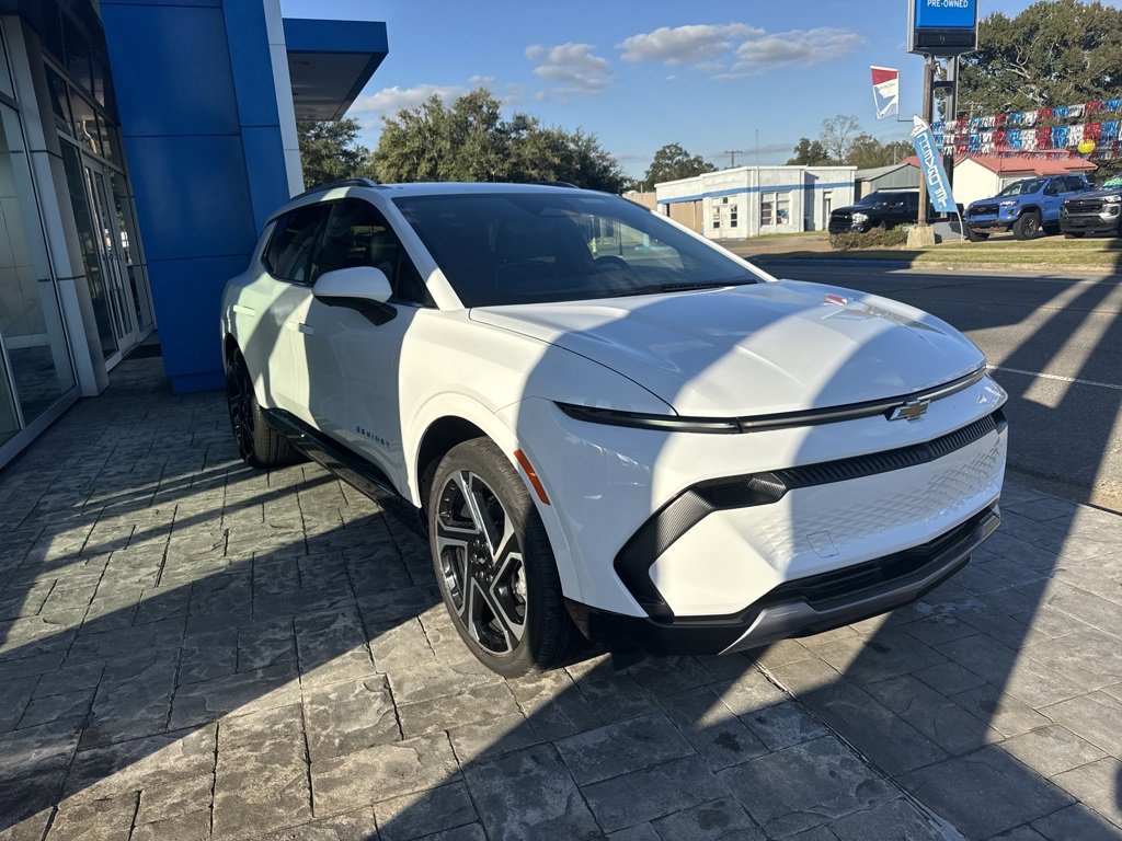 New 2026 Chevrolet Equinox EV LT image 3