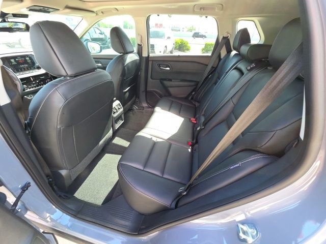 Used 2023 Nissan Rogue SL w/ SL Premium Package image 24