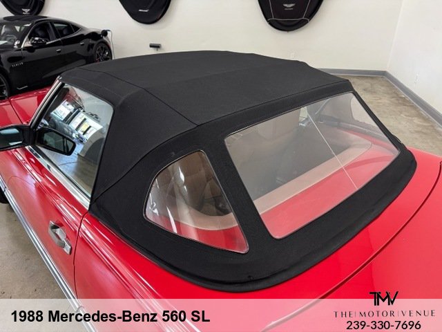 Used 1988 Mercedes-Benz 560 SL image 4