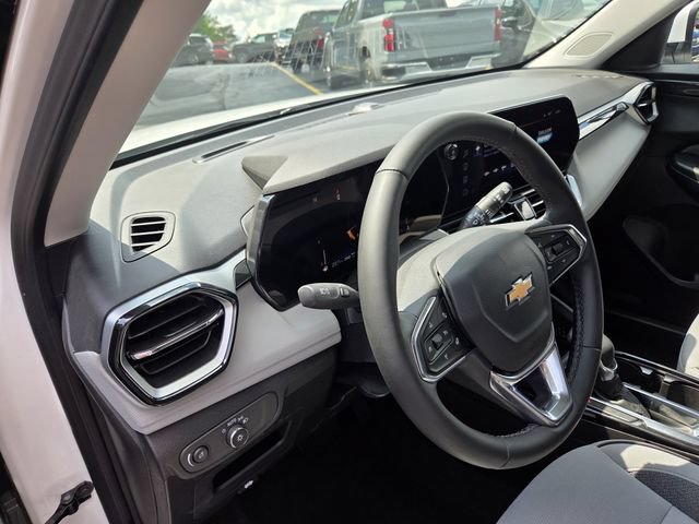 Certified 2024 Chevrolet TrailBlazer LT w/ LT Cold Weather Package AWD/4WD image 20