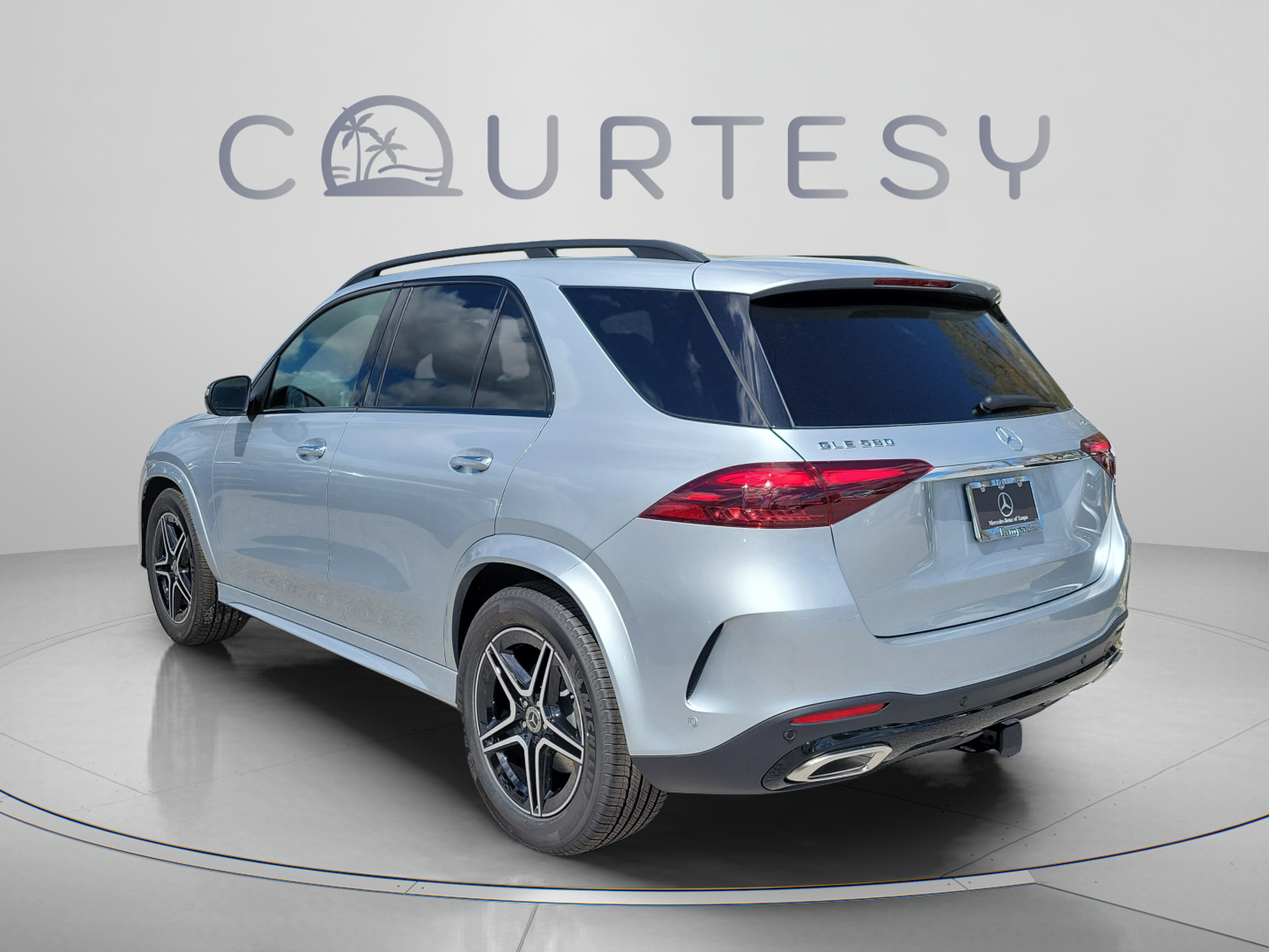 New 2026 Mercedes-Benz GLE 580 4MATIC image 3