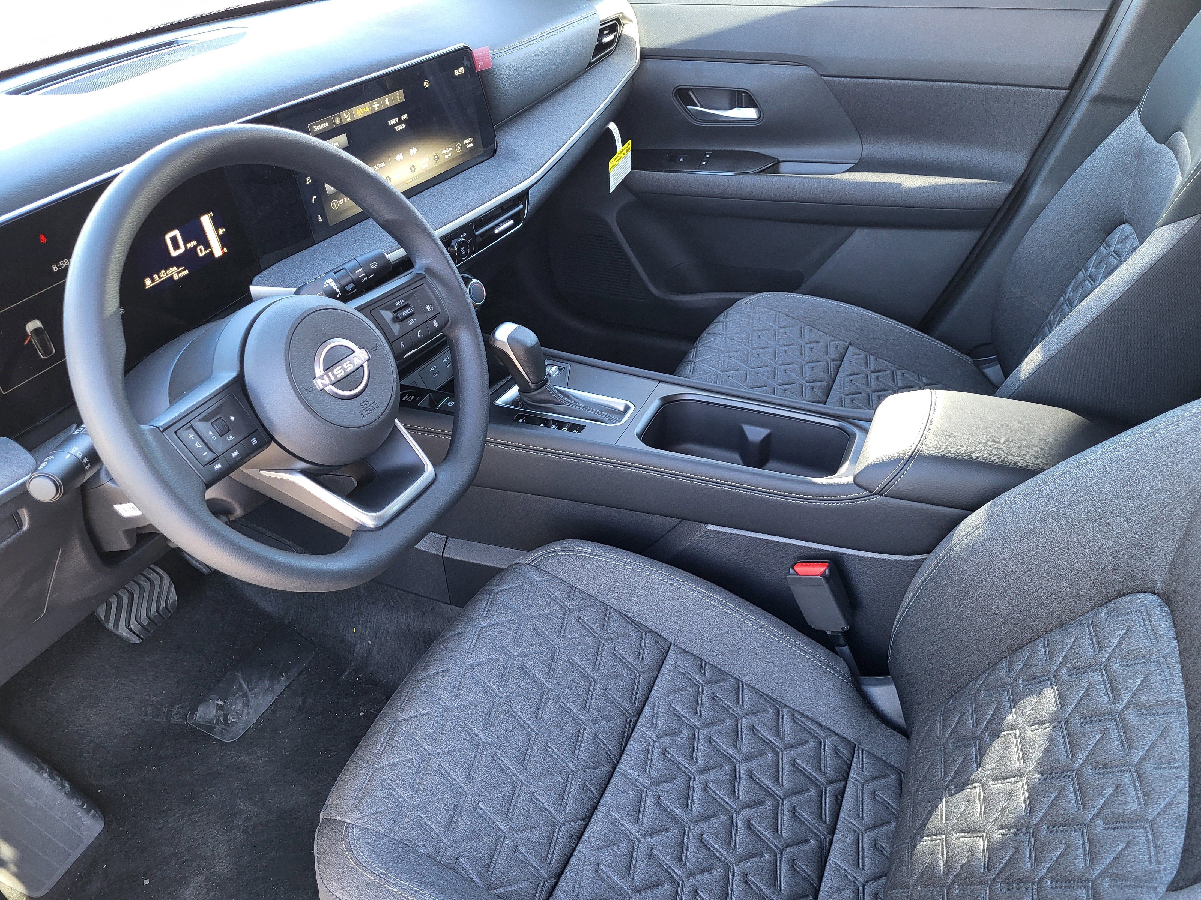 New 2025 Nissan Kicks SV w/ SV Premium Package image 9