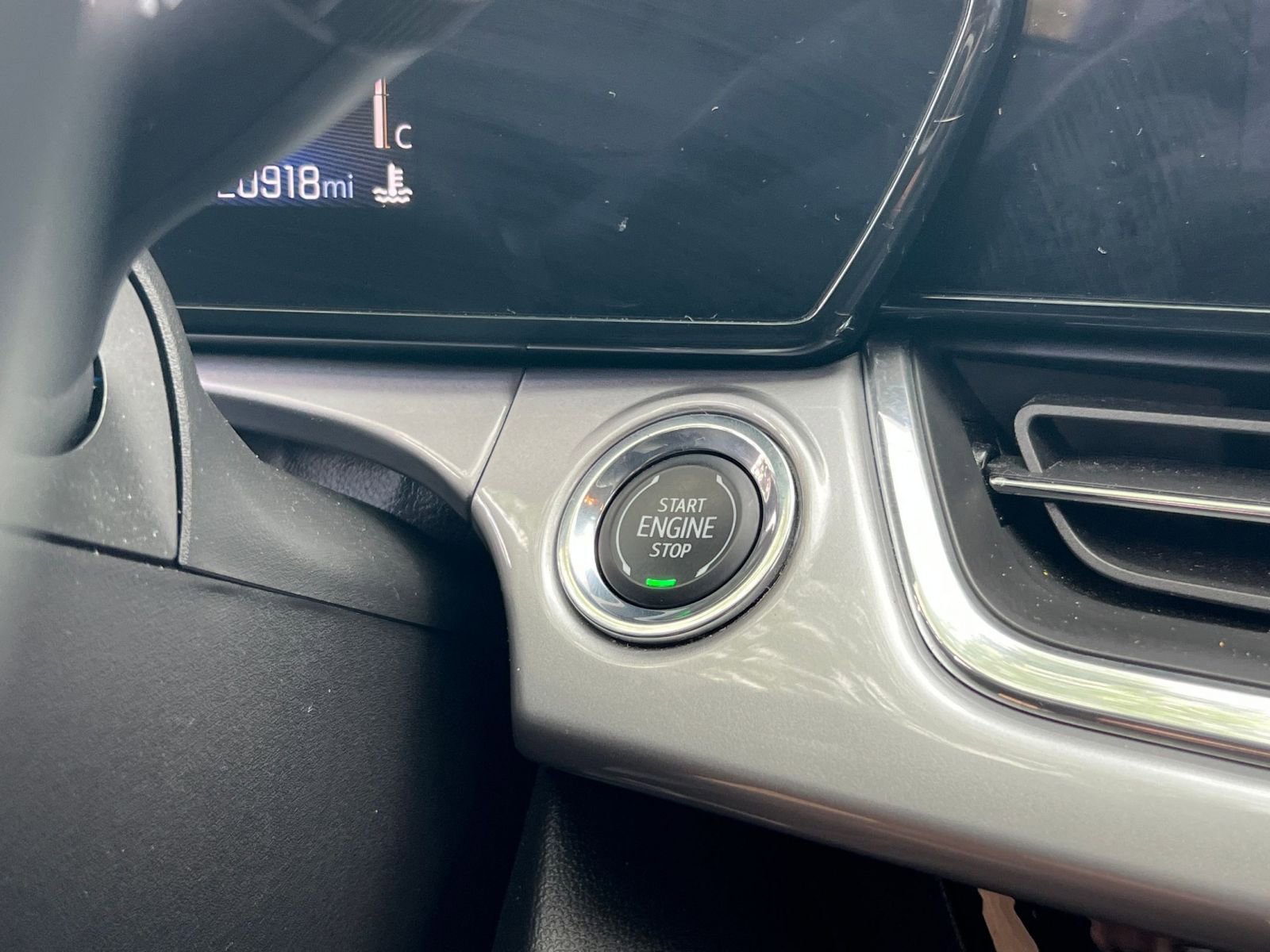 Used 2025 Chevrolet Trax LT w/ LT Convenience Package image 20