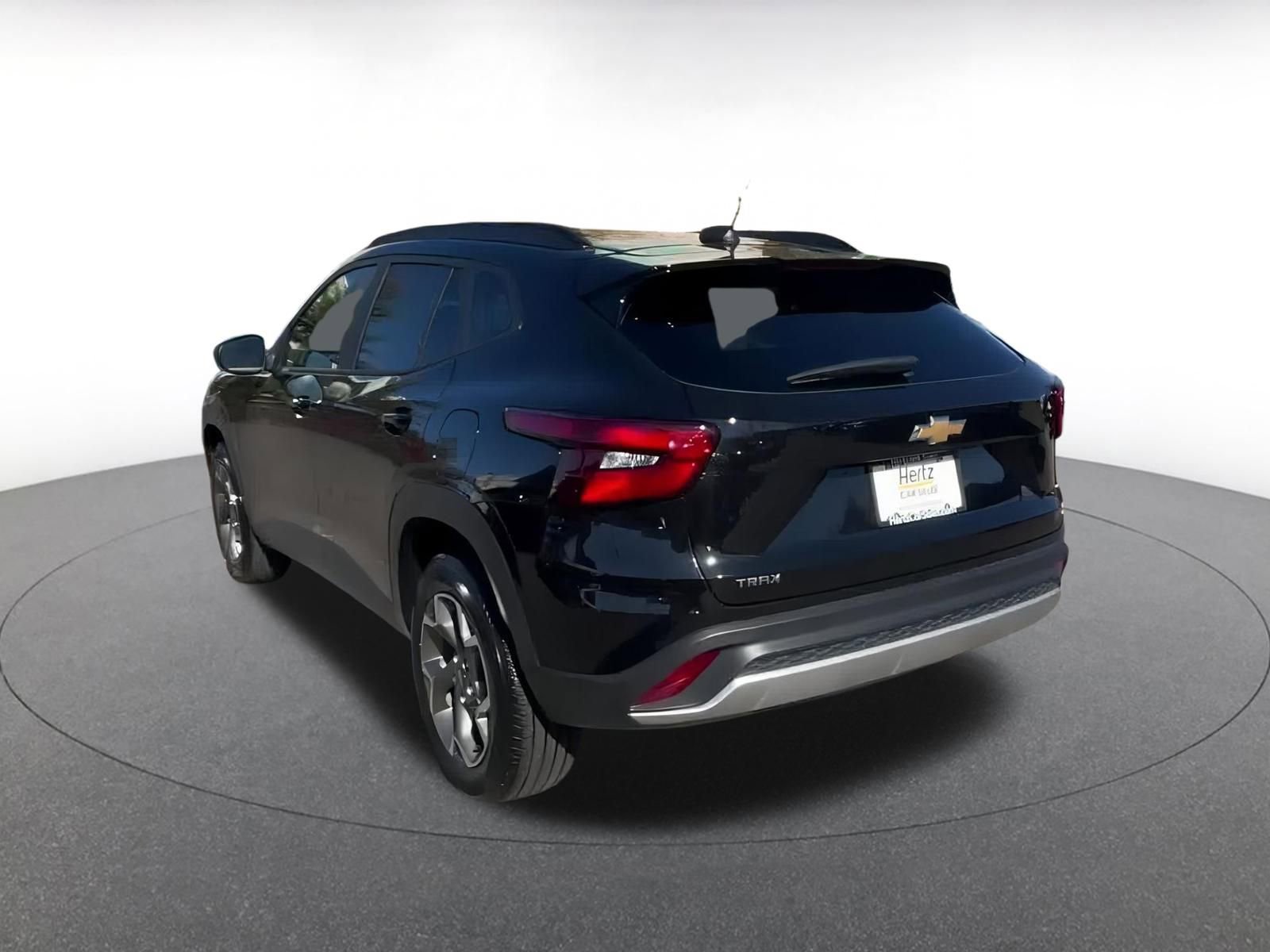 Used 2025 Chevrolet Trax LT image 11