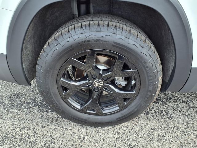 Used 2025 Volkswagen Atlas Peak Edition SE AWD/4WD image 48