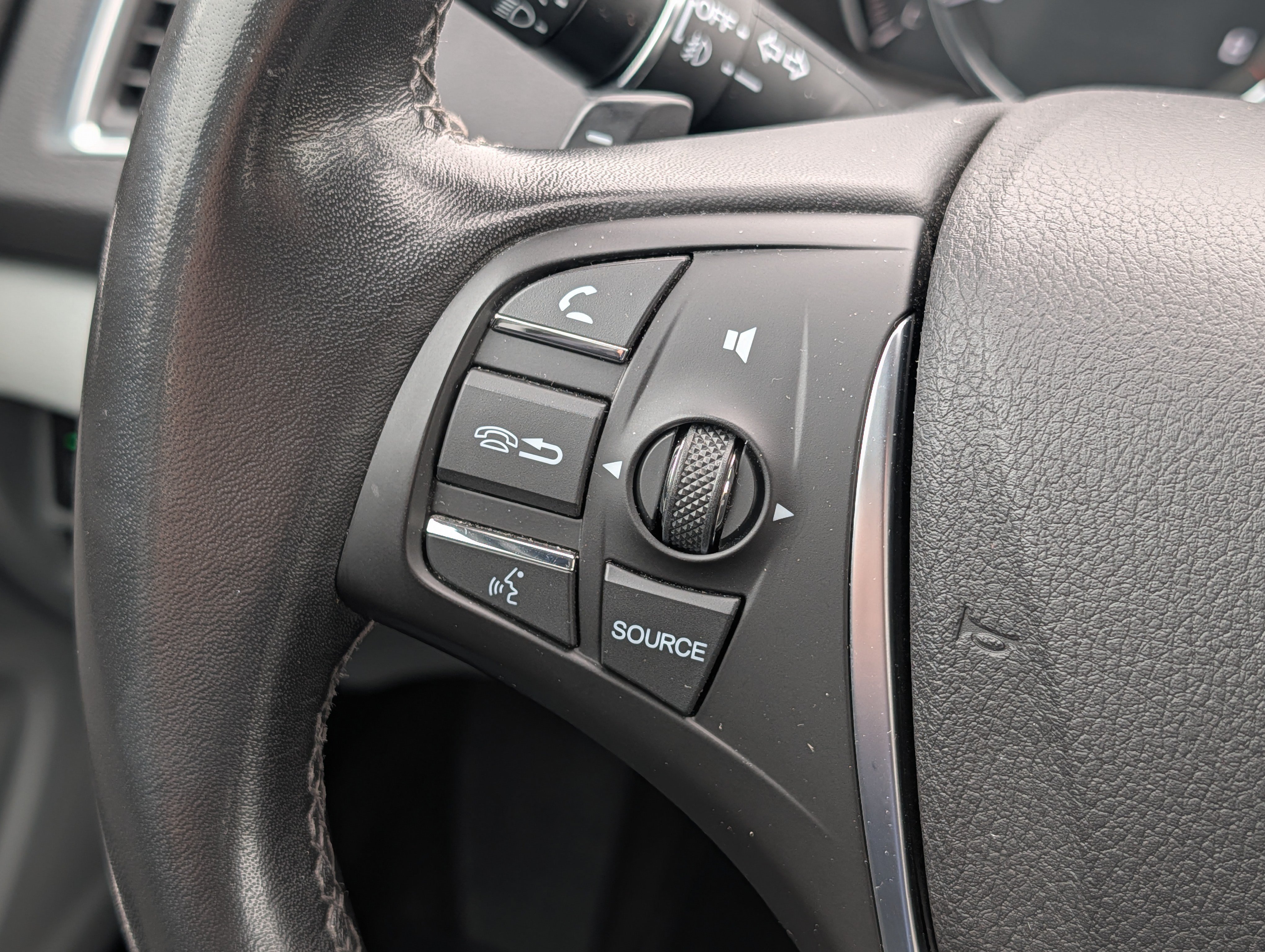 Used 2015 Acura TLX w/ Advance Package AWD/4WD image 30
