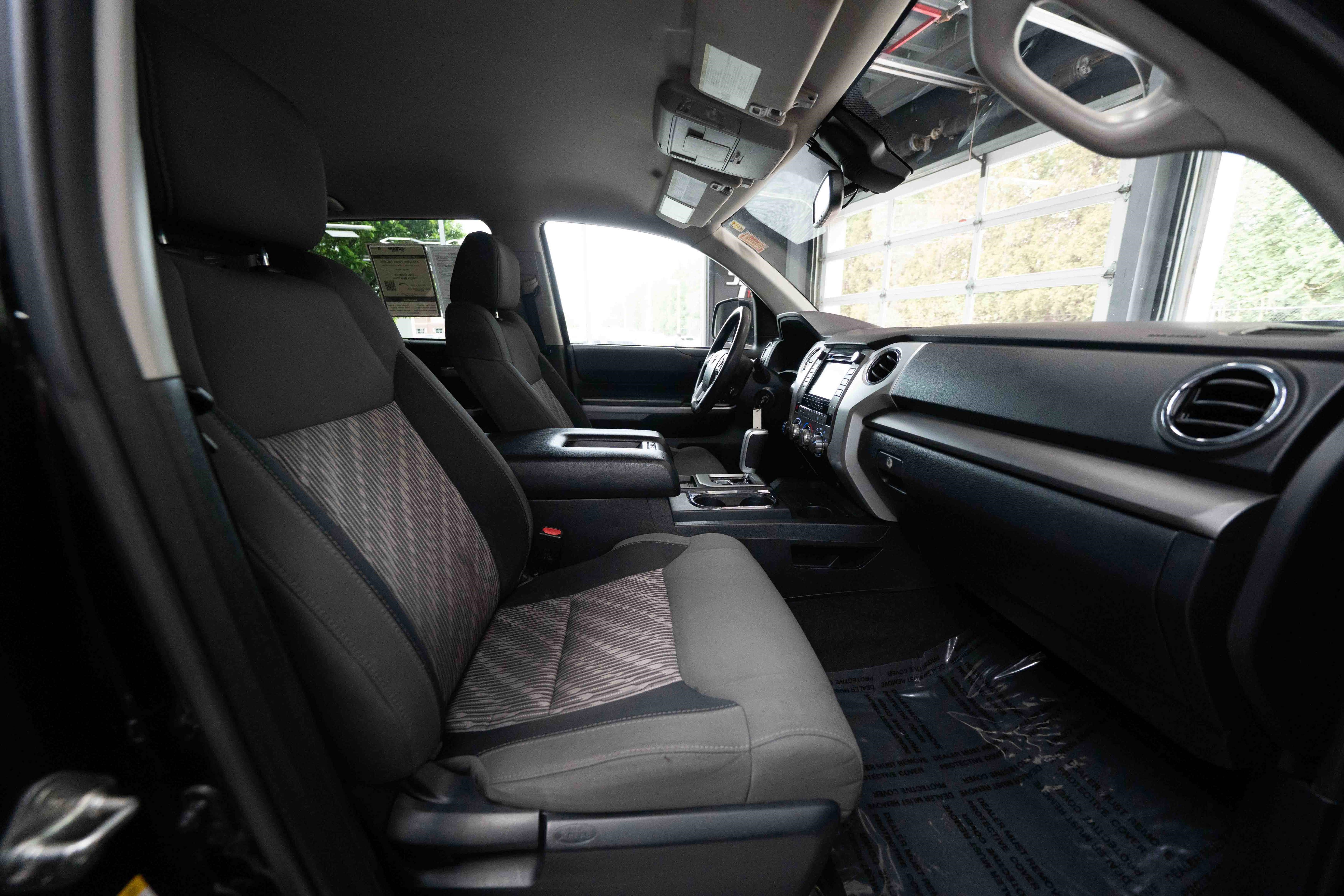 Used 2018 Toyota Tundra SR5 w/ TRD Off Road Package AWD/4WD image 26