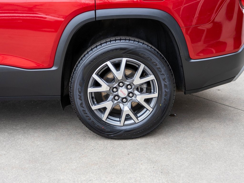 Used 2023 GMC Acadia SLT image 32