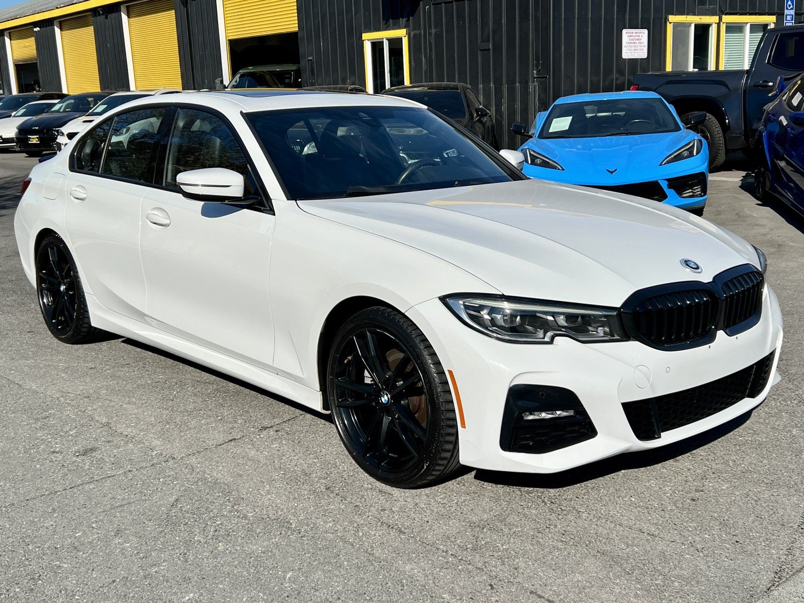 Used 2020 BMW 330i Sedan w/ M Sport Package RWD image 4