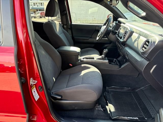 Used 2017 Toyota Tacoma TRD Off-Road image 41