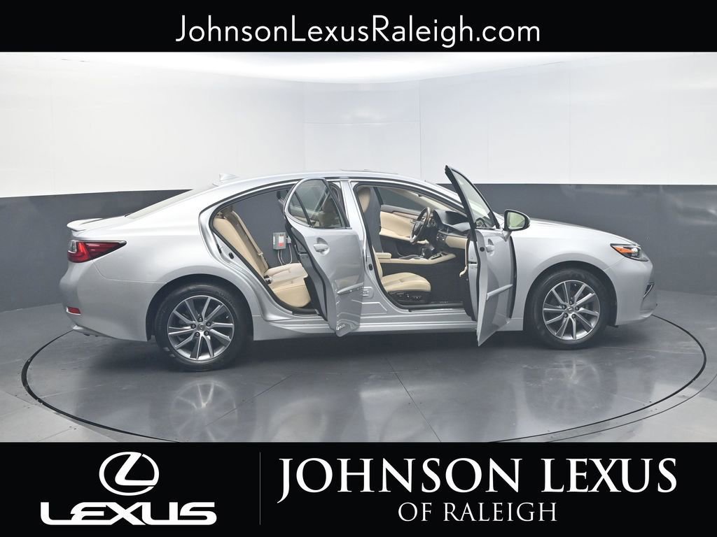 Used 2016 Lexus ES 300h image 24