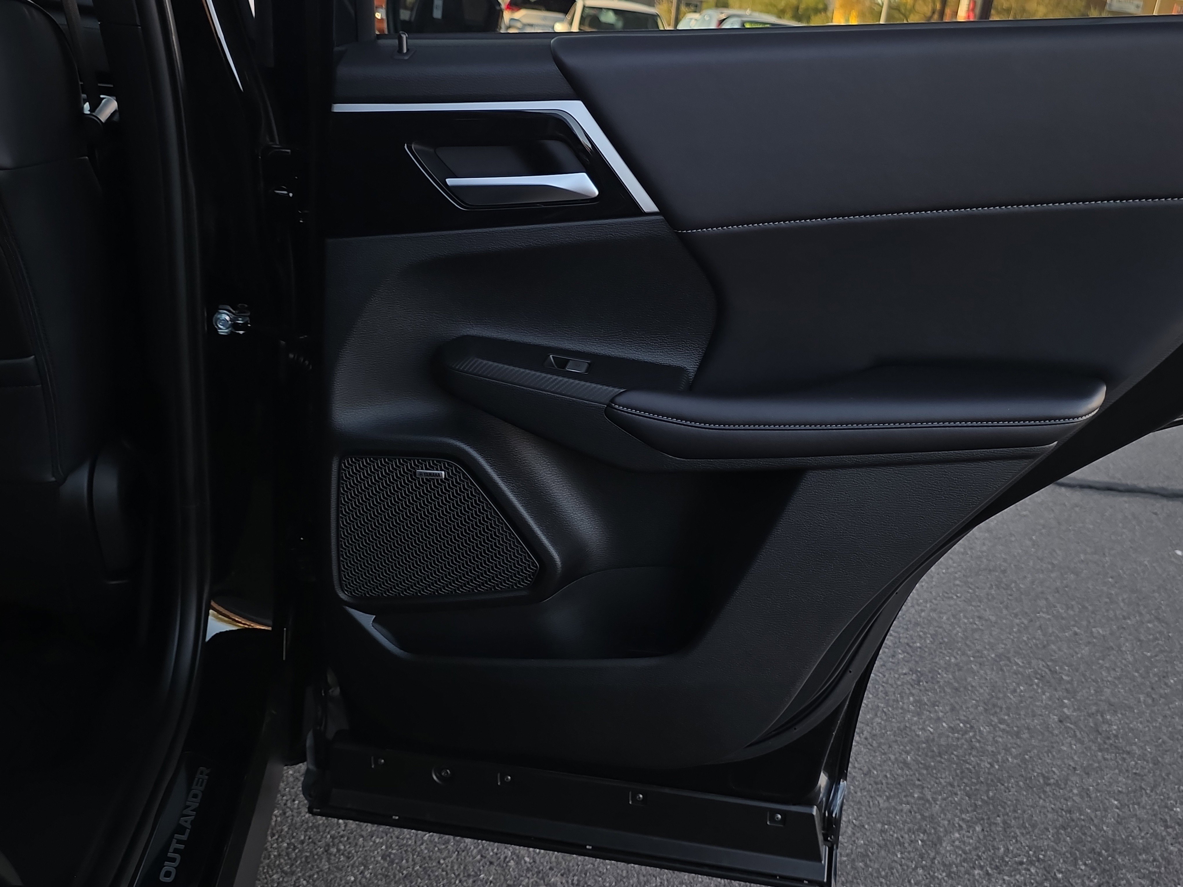 New 2025 Mitsubishi Outlander SE image 20