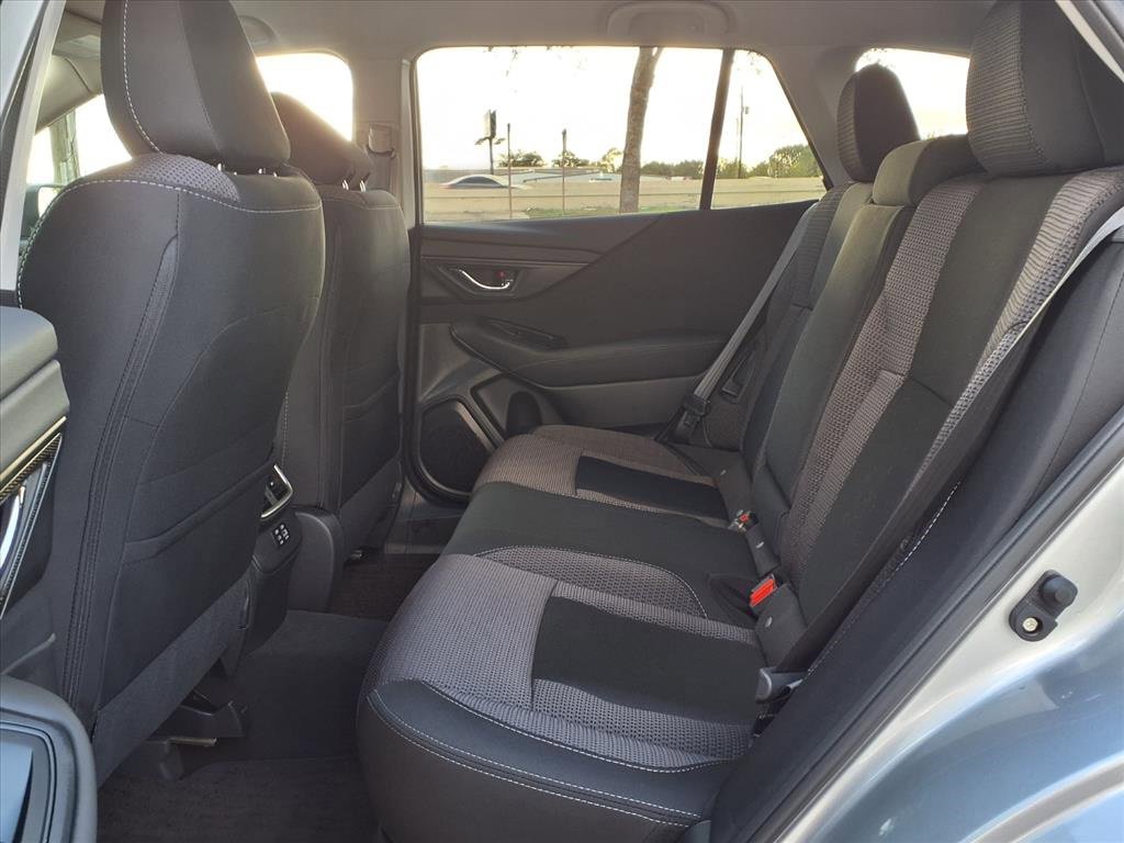 Certified 2025 Subaru Outback Premium image 5