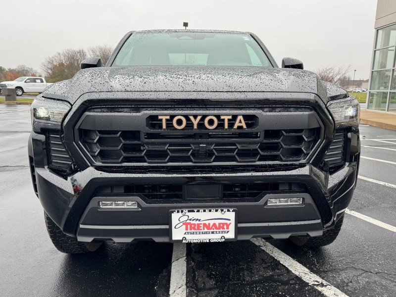 Used 2025 Toyota Tacoma TRD Off-Road image 9