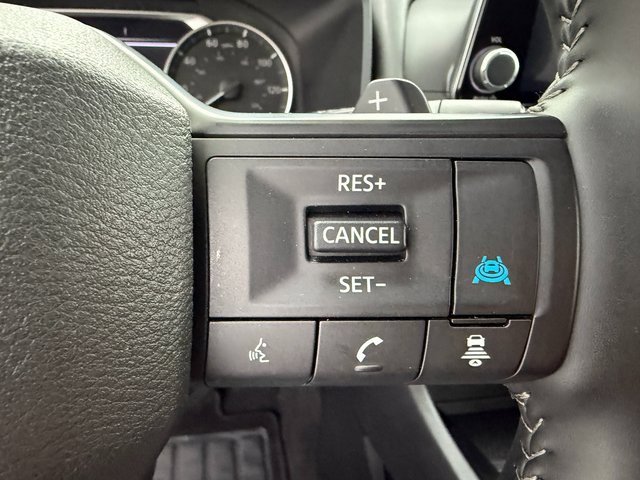 Used 2025 Nissan Rogue SV image 11