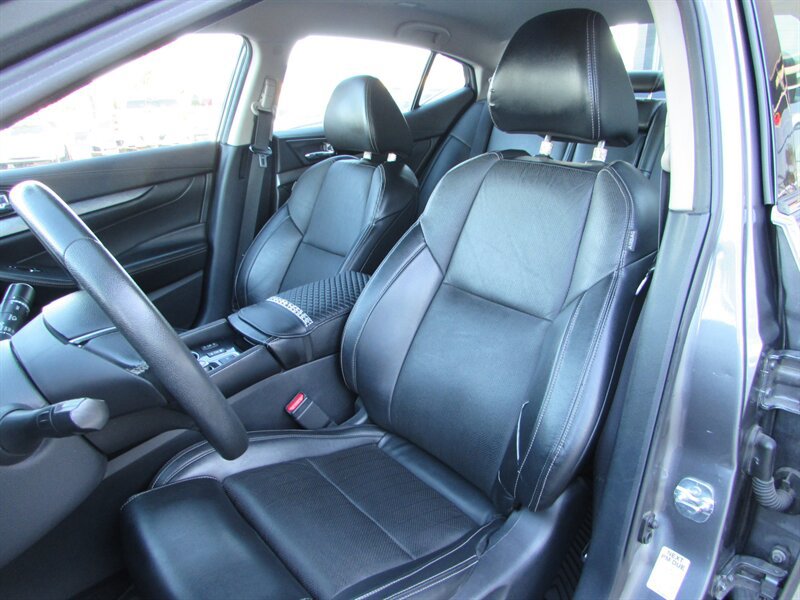 Used 2017 Nissan Maxima 3.5 SV FWD image 11