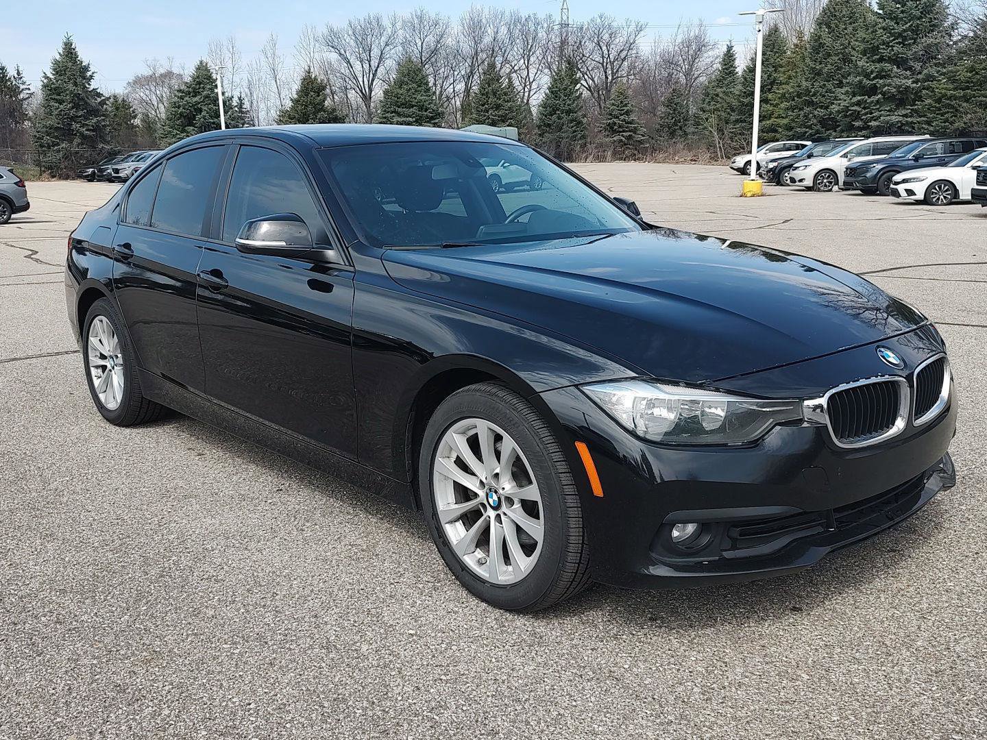Used 2016 BMW 320i xDrive Sedan image 4