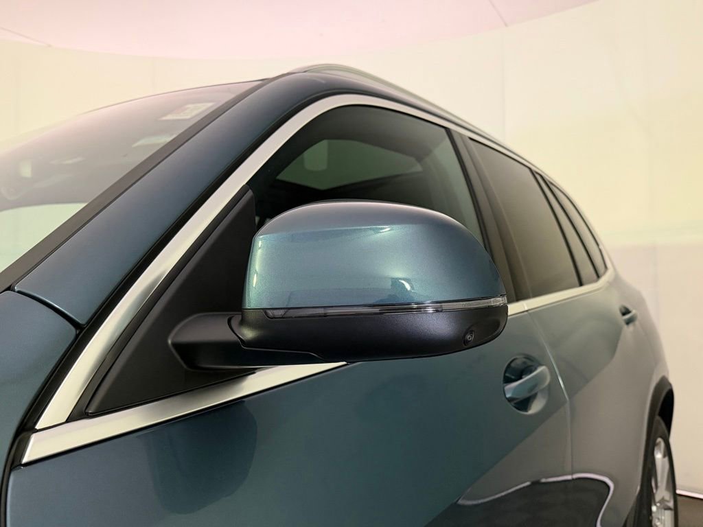 New 2026 BMW X5 xDrive50e w/ Premium Package image 11