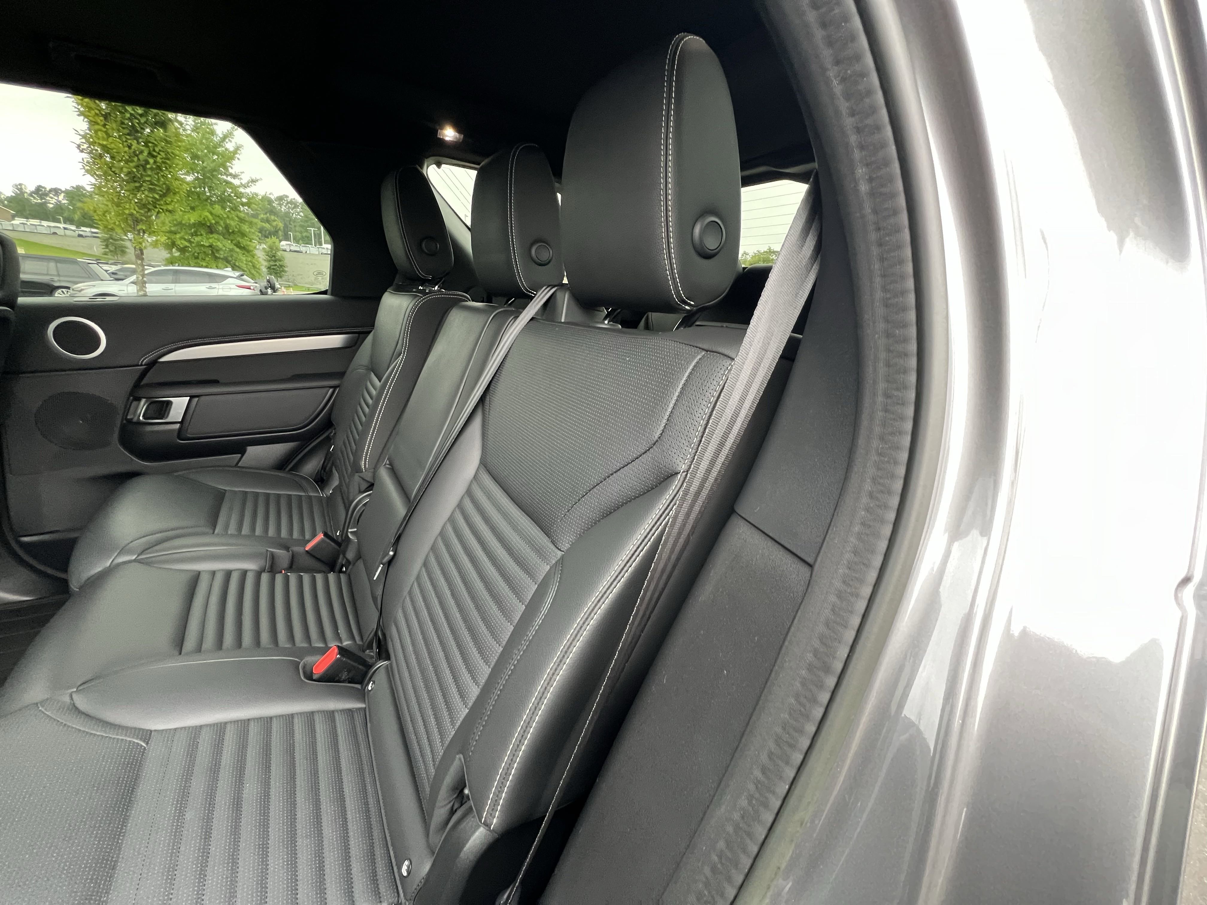 Certified 2023 Land Rover Discovery S R-Dynamic image 31