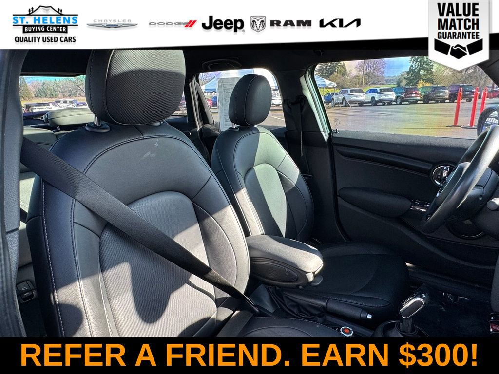 Used 2020 MINI Cooper 4-Door Hardtop w/ Storage Package image 28