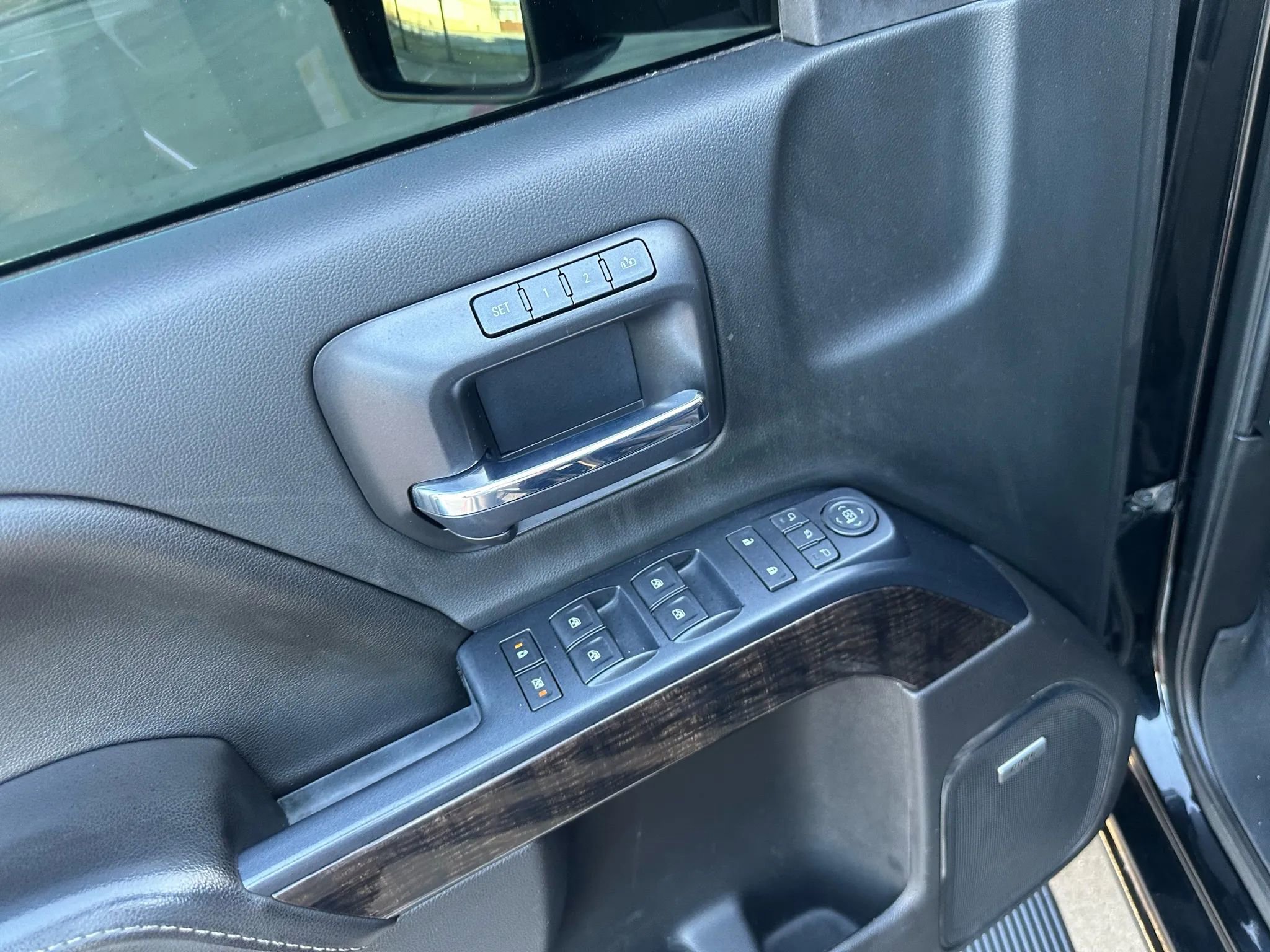 Used 2016 GMC Sierra 2500 Denali w/ Duramax Plus Package image 32