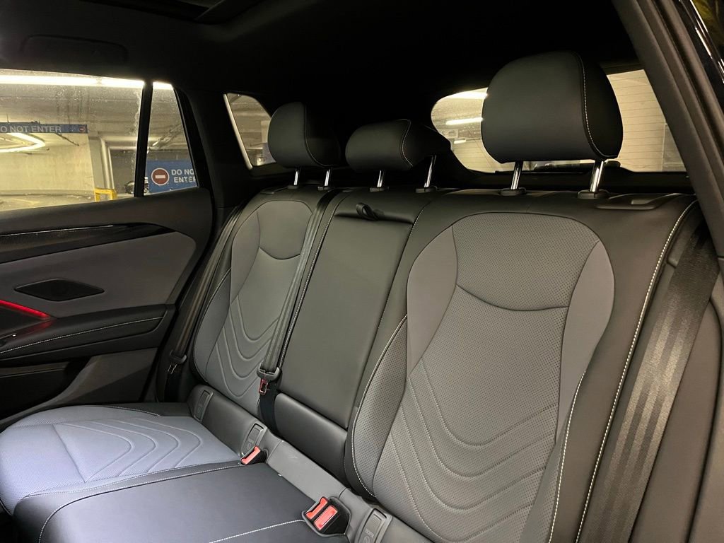 New 2025 Volkswagen Tiguan SE R-Line image 23