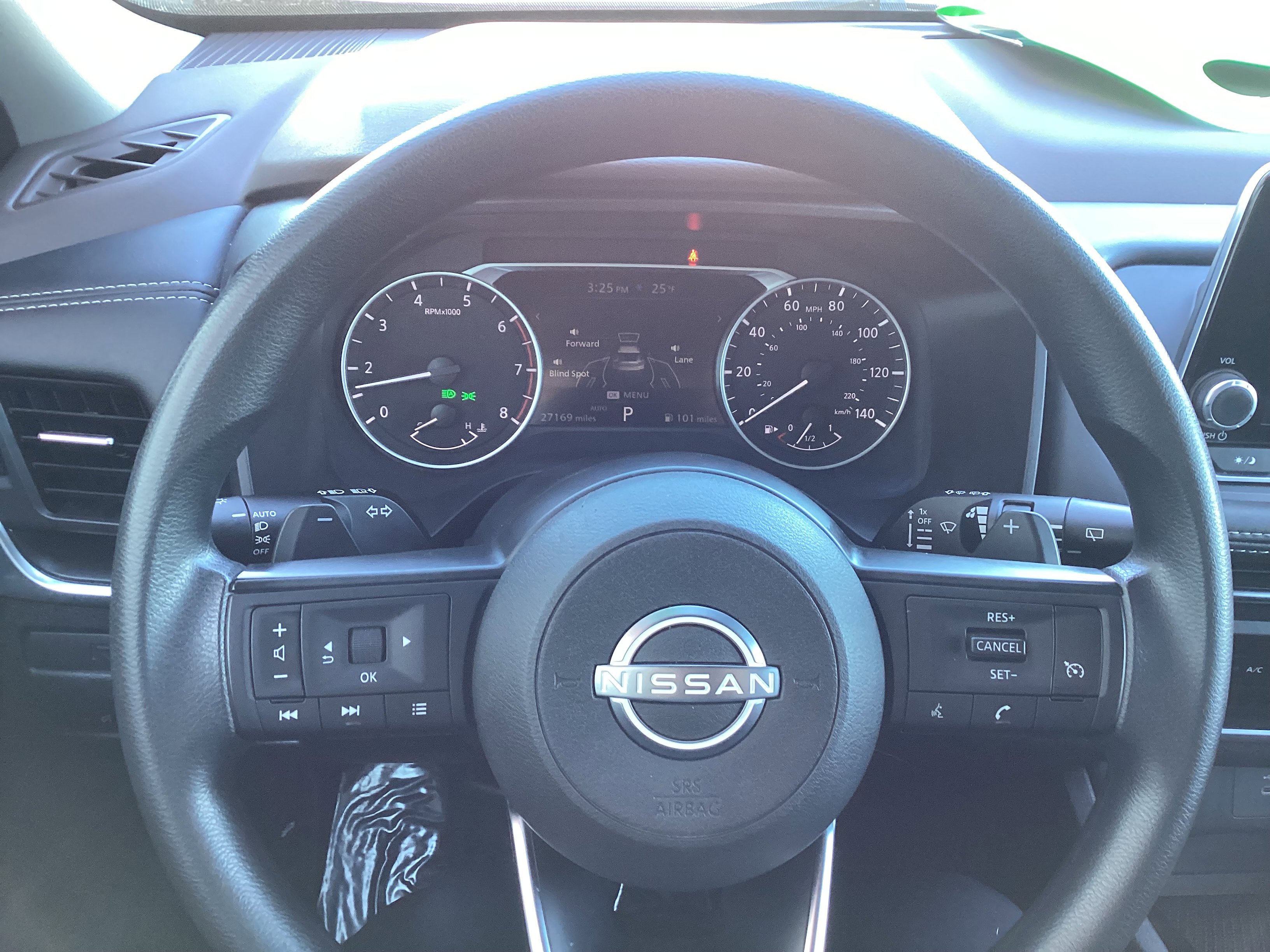 Used 2023 Nissan Rogue S image 38