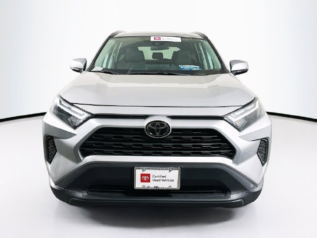 Used 2023 Toyota RAV4 XLE AWD/4WD image 2