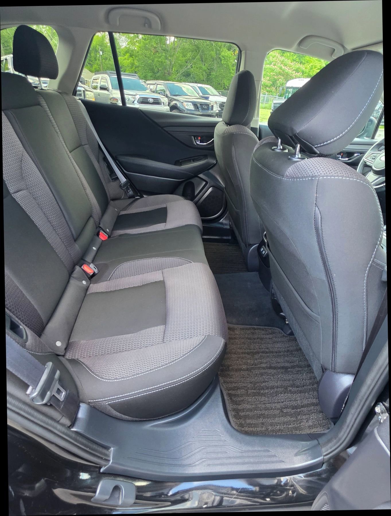 Used 2022 Subaru Outback Premium image 11