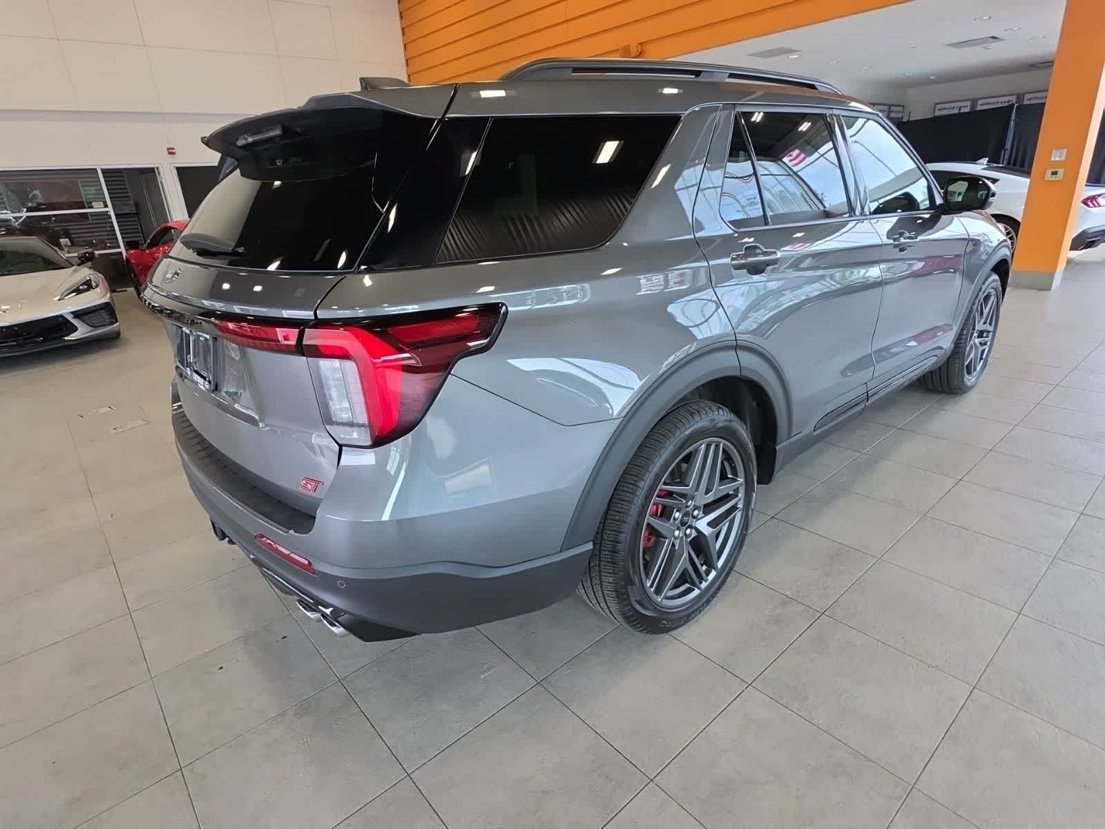 Used 2026 Ford Explorer ST w/ Sun And Sound Package AWD/4WD image 8