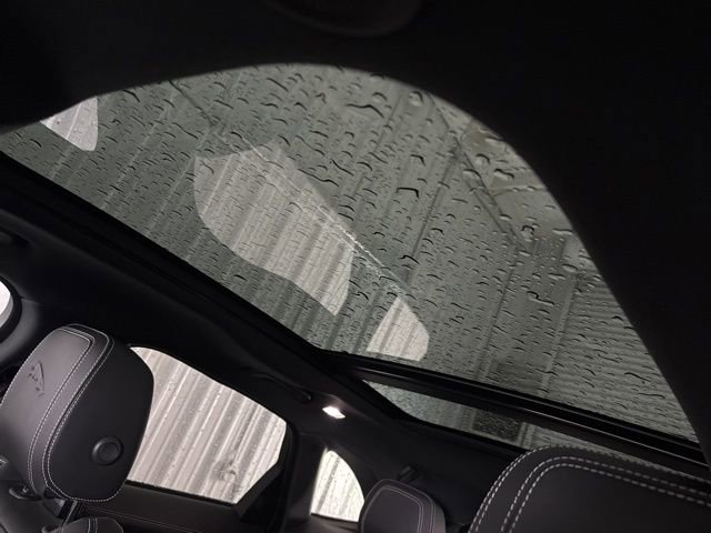 Used 2026 Jaguar F-PACE R-Dynamic S image 25