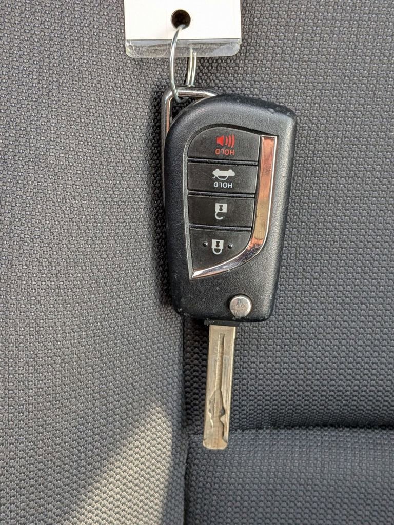 Used 2024 Toyota Corolla LE image 31