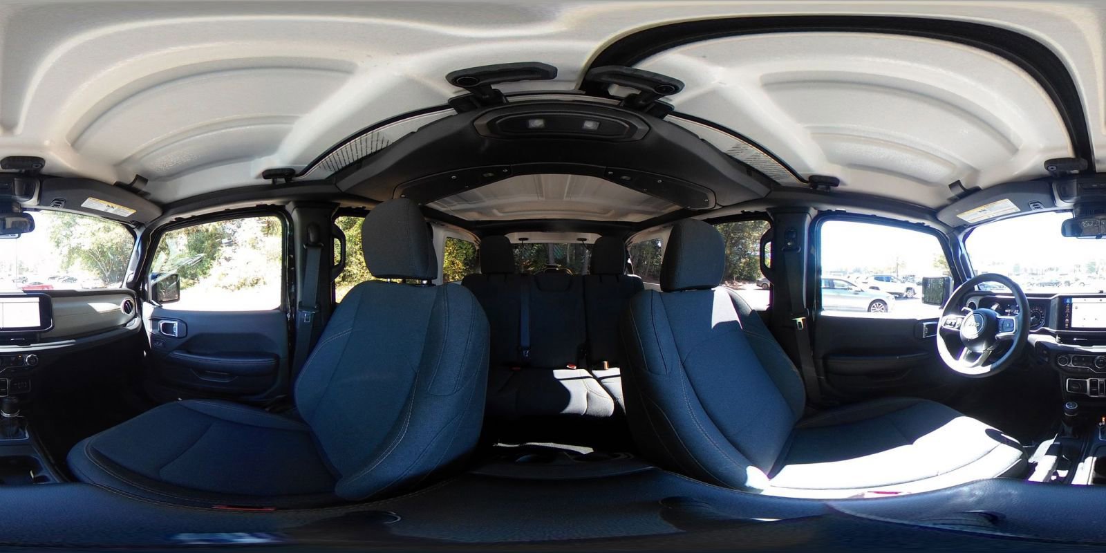 Used 2025 Jeep Wrangler Sahara image 42