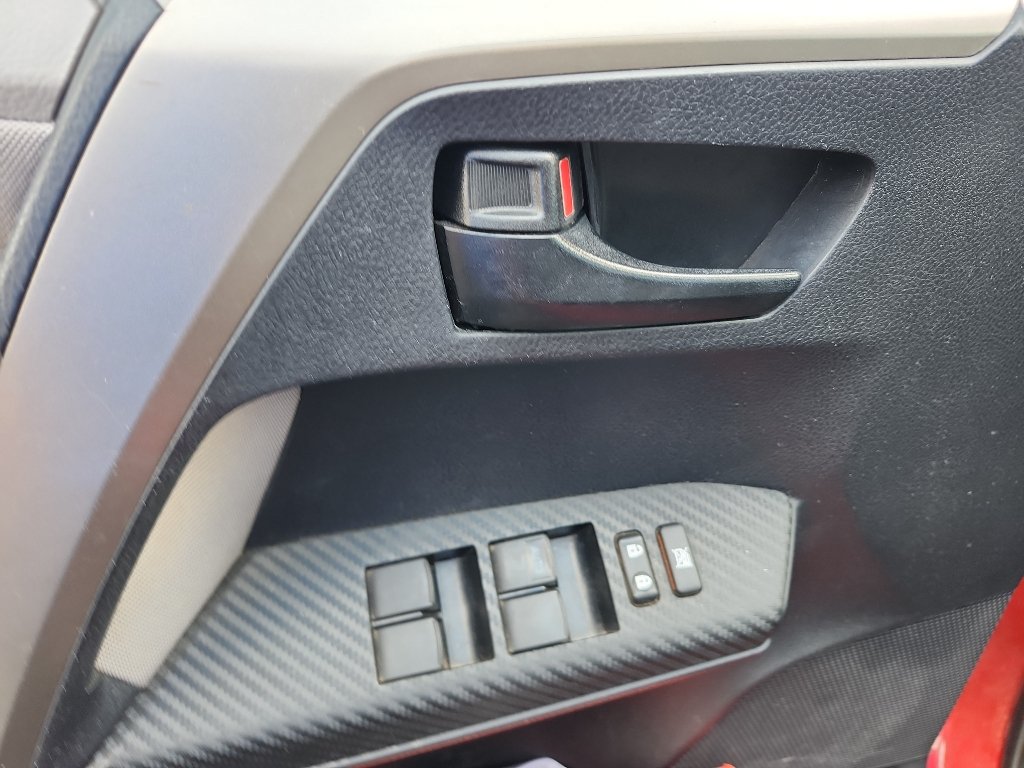 Used 2013 Toyota RAV4 LE FWD image 16