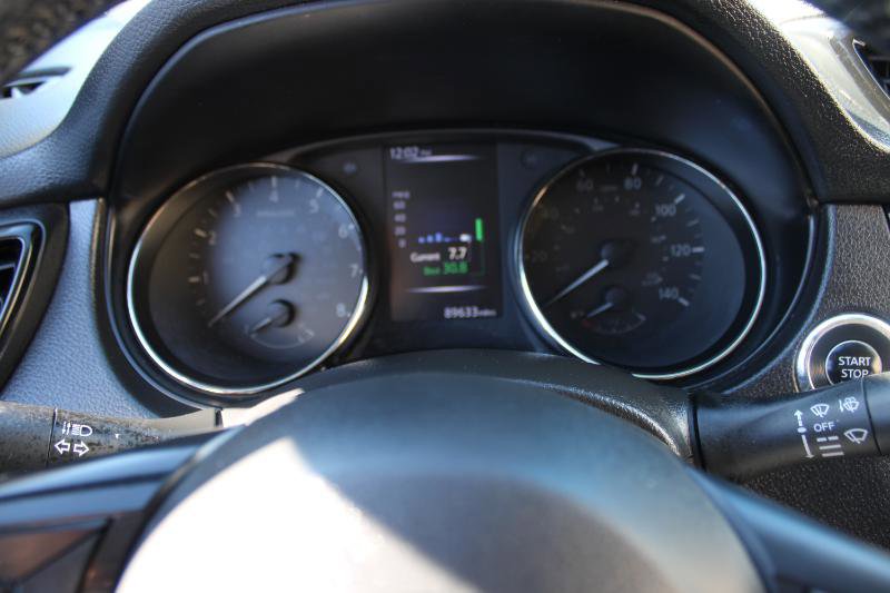 Used 2018 Nissan Rogue Sport SV w/ SV Technology Package FWD image 24