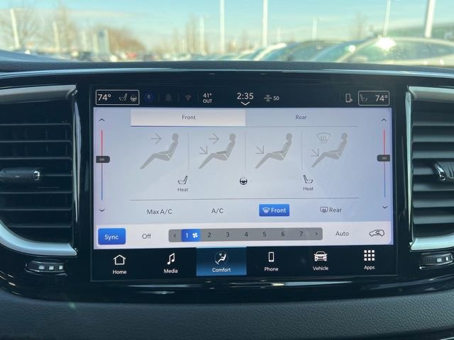 Used 2025 Chrysler Pacifica Select image 19