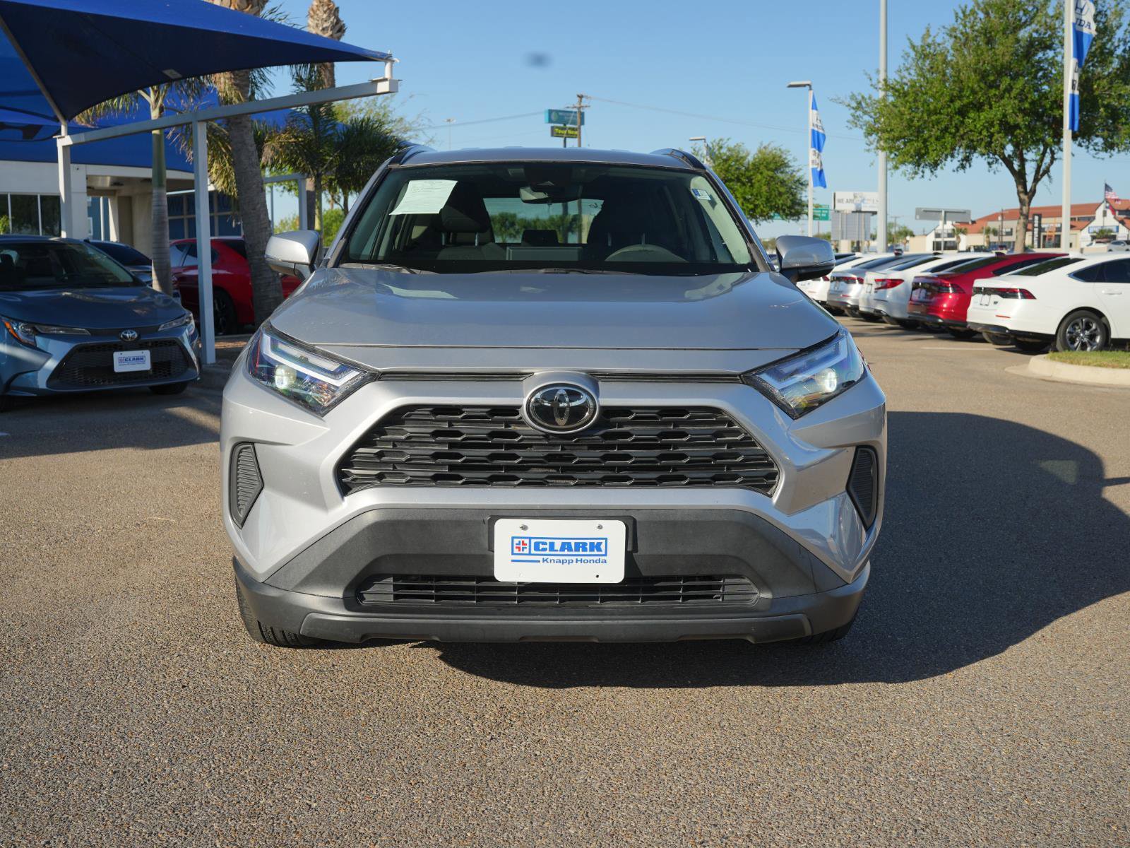 Used 2022 Toyota RAV4 XLE FWD image 2