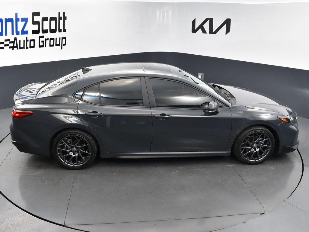 Used 2025 Toyota Camry SE w/ Convenience Package image 14