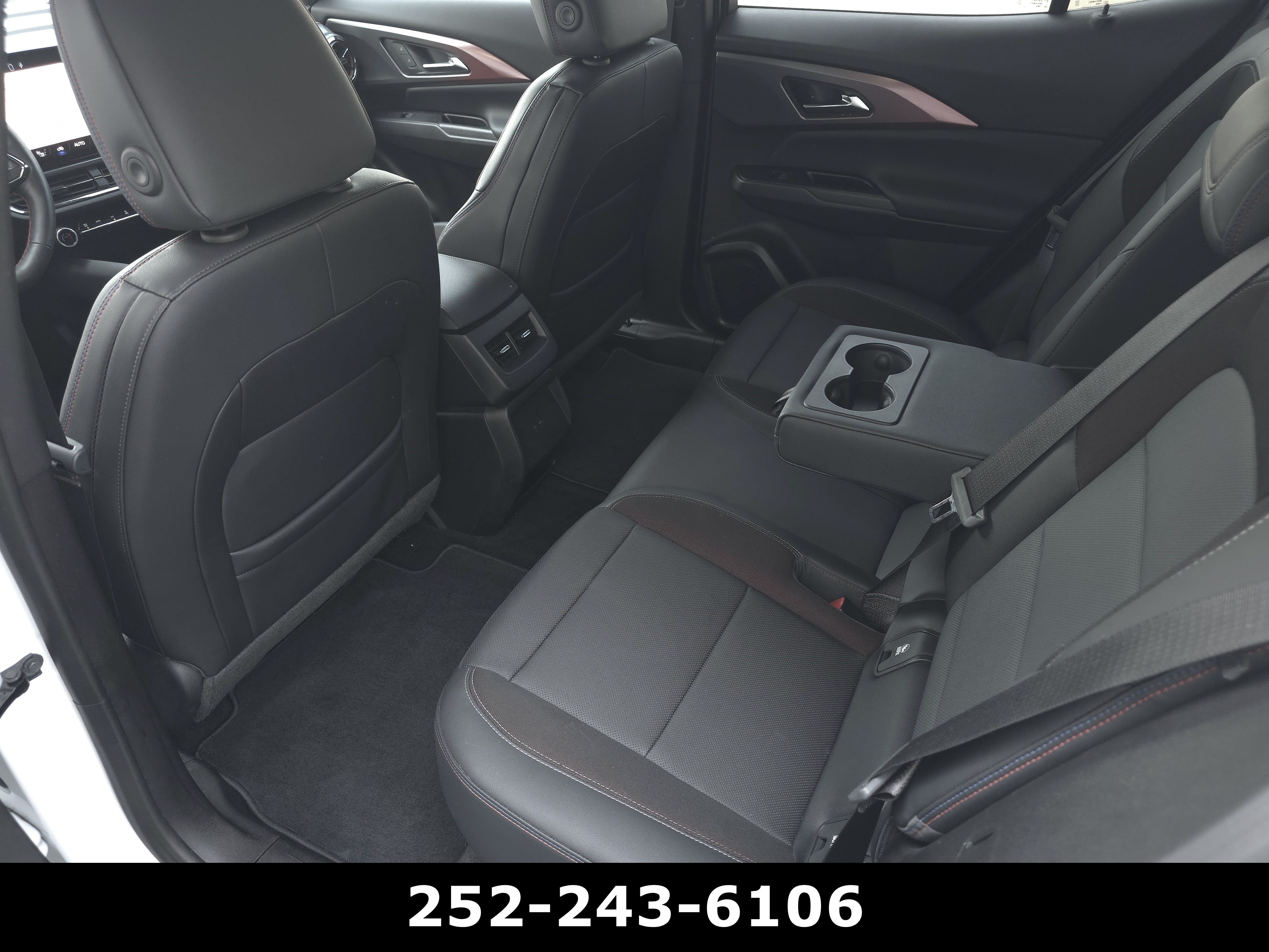 Used 2024 Chevrolet Equinox EV RS FWD image 36