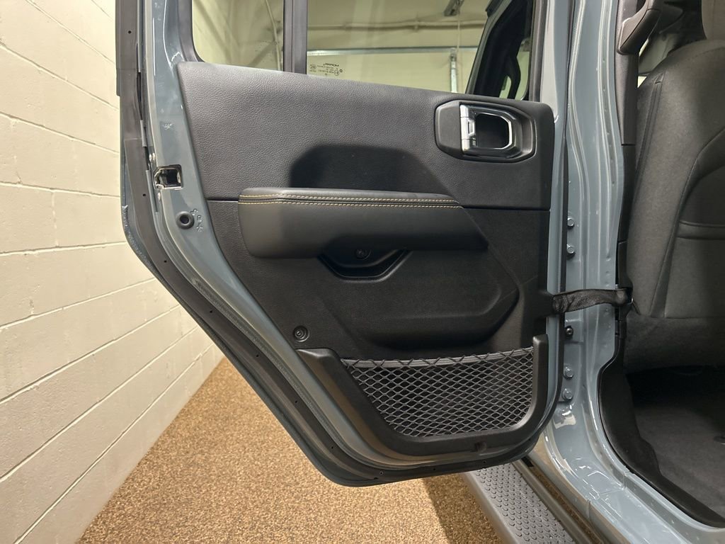 Used 2025 Jeep Wrangler Unlimited Sahara image 14