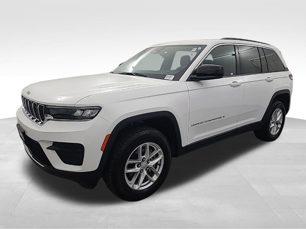 Used 2024 Jeep Grand Cherokee Laredo X image 8