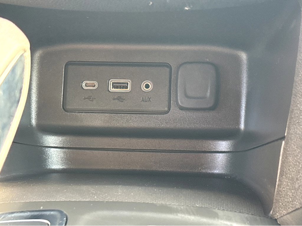 Used 2024 Chevrolet Equinox LT image 40