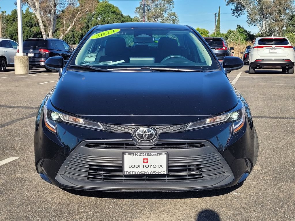 Used 2024 Toyota Corolla LE FWD image 2