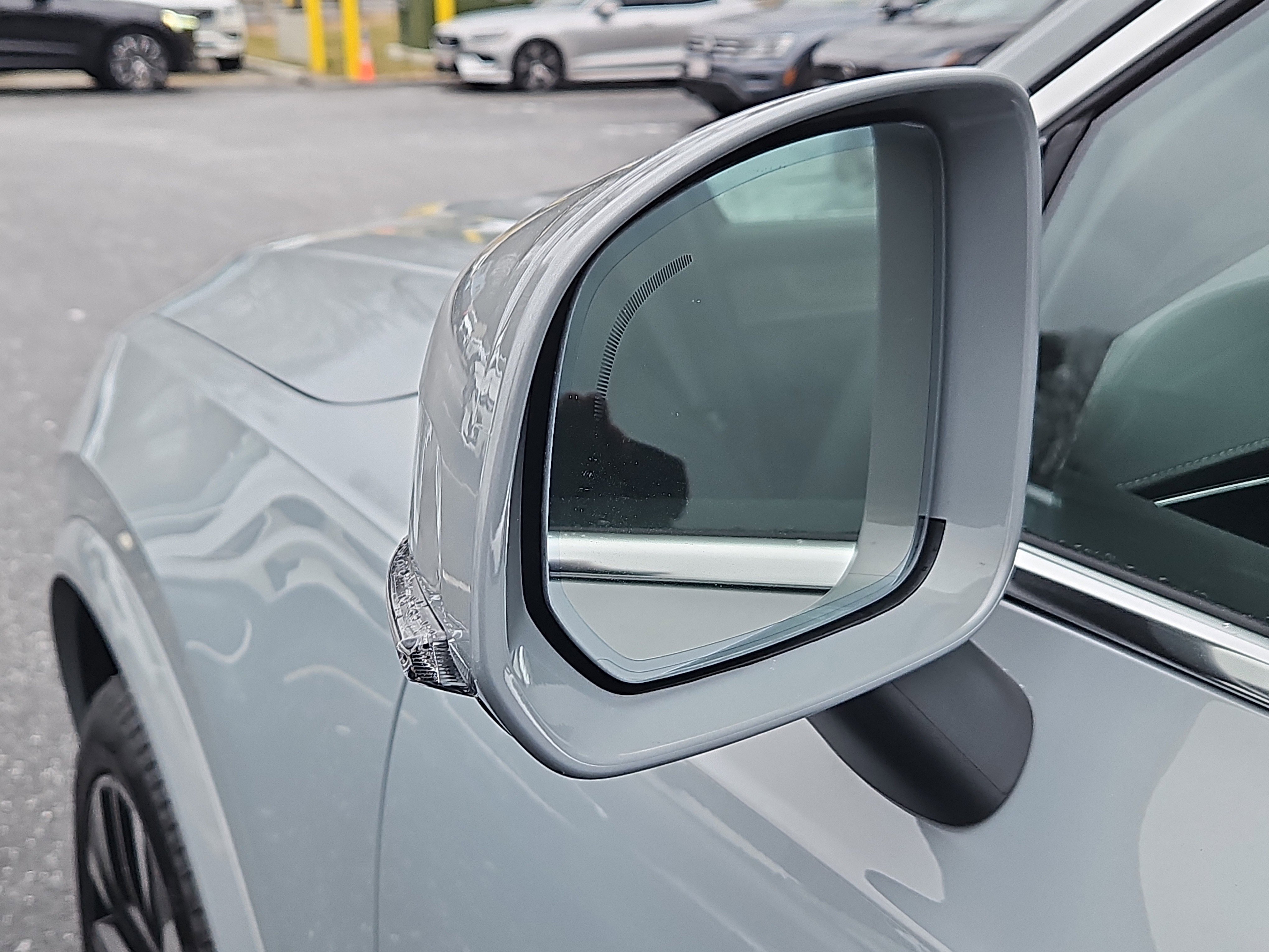 New 2026 Volvo XC90 B6 Plus w/ Protection Package Premier image 14