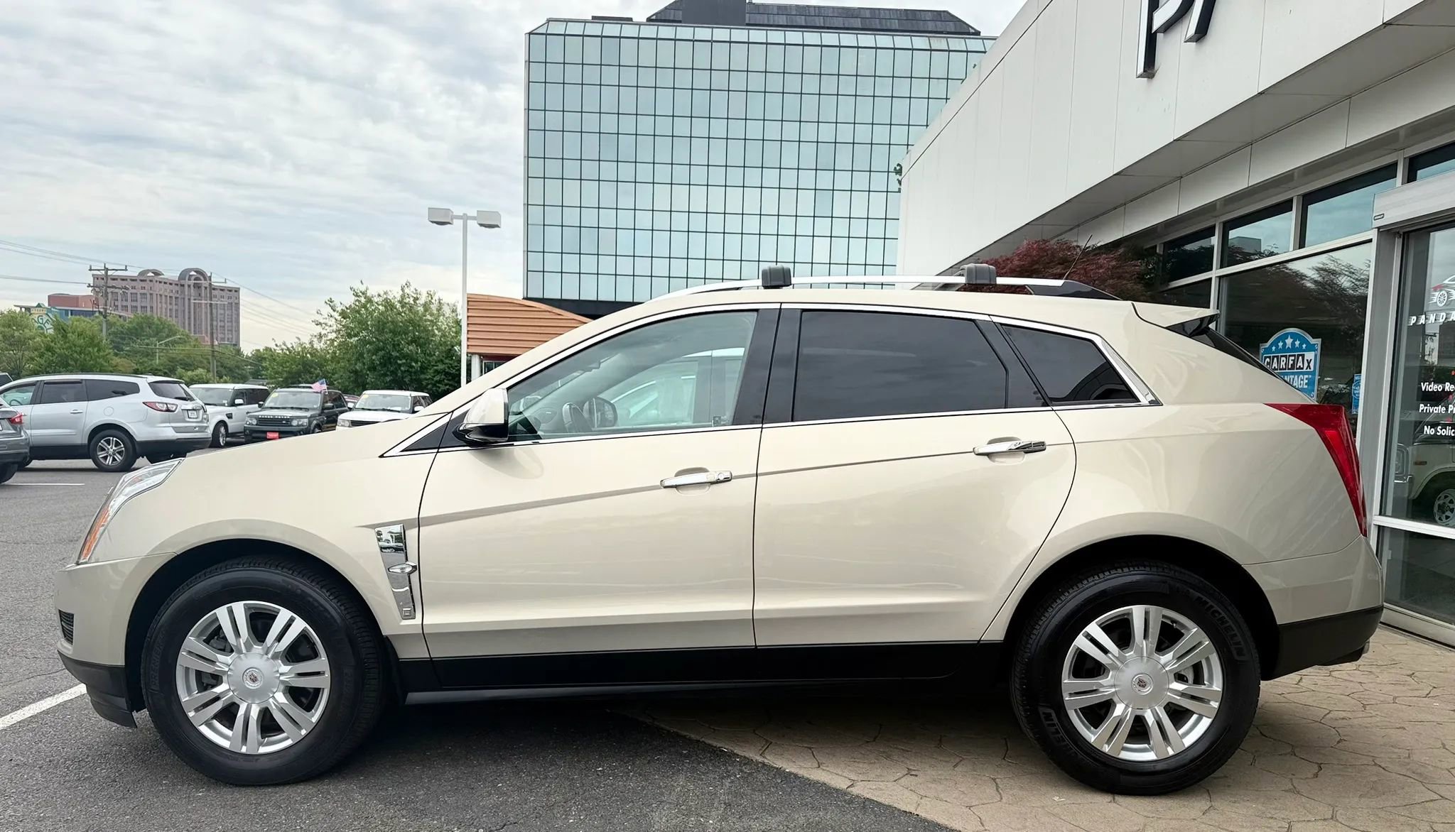 Used 2012 Cadillac SRX Luxury AWD/4WD image 4