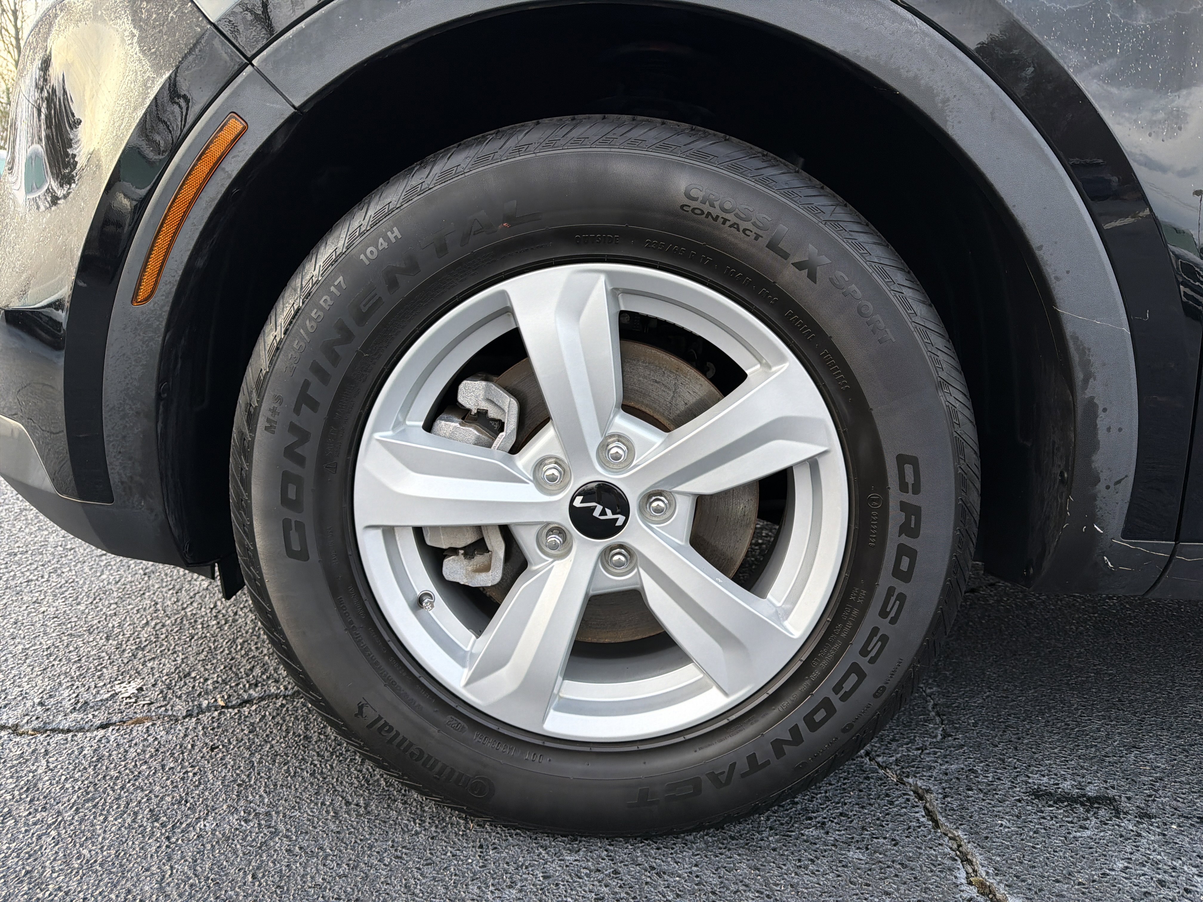 Used 2023 Kia Sorento LX image 11