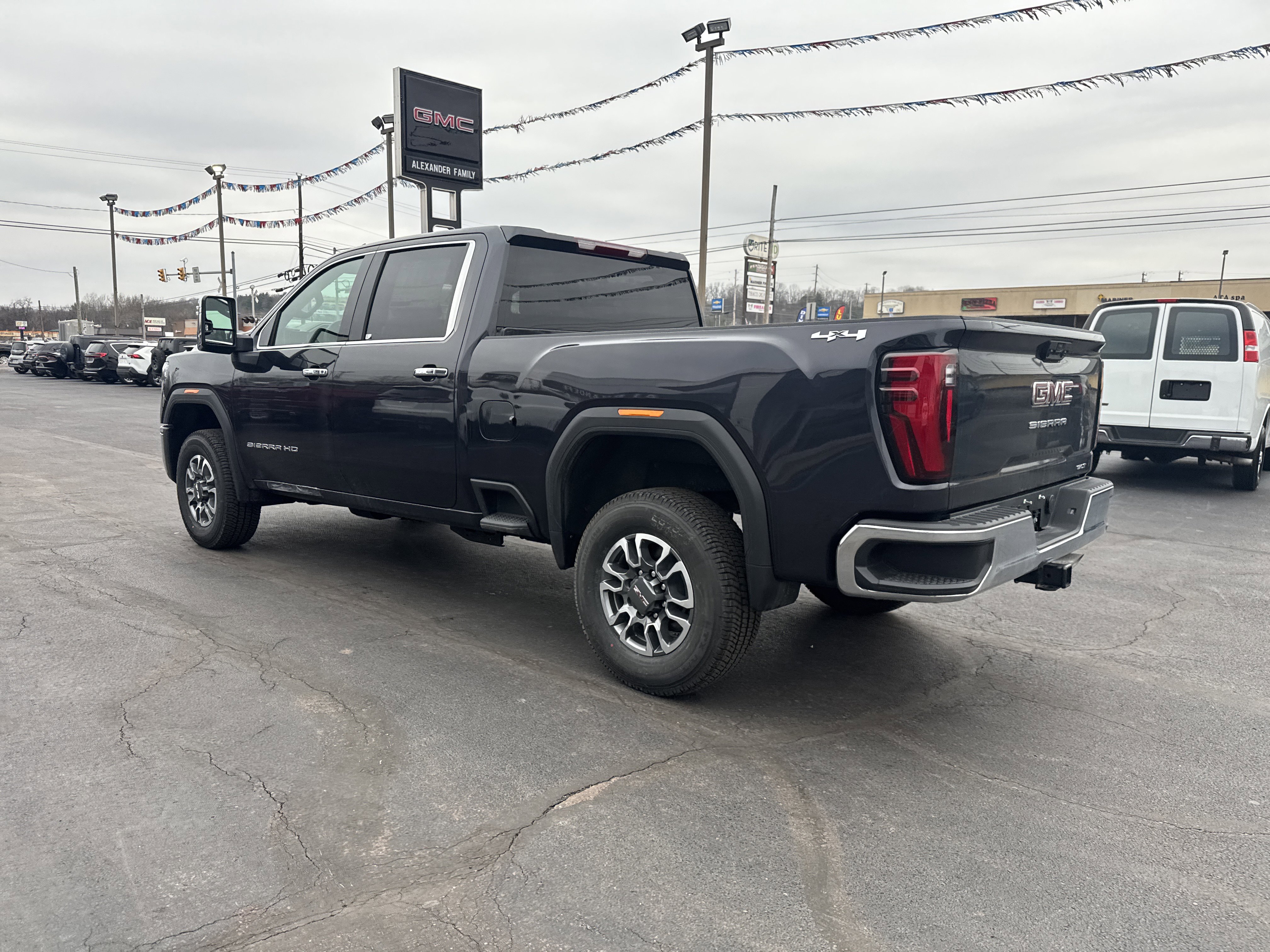 New 2026 GMC Sierra 2500 SLT image 8