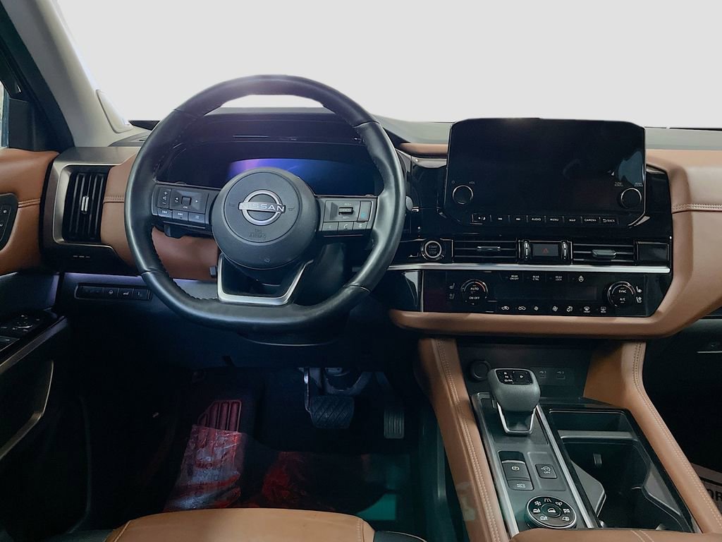 Used 2024 Nissan Pathfinder Platinum w/ Black Appearance Package image 24