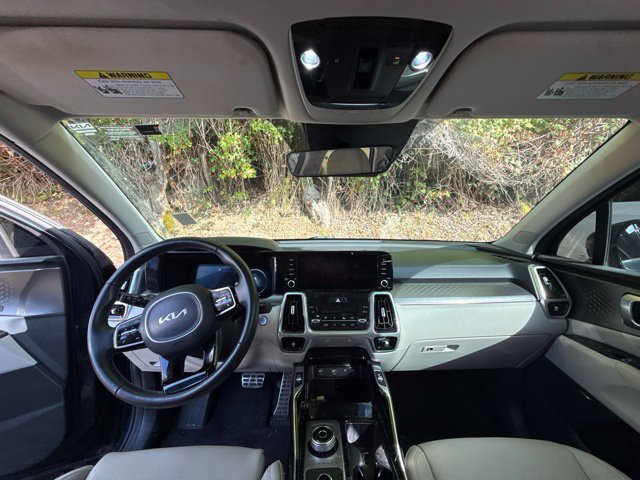 Used 2022 Kia Sorento SX Prestige w/ Panoramic Sunroof Package AWD/4WD image 11