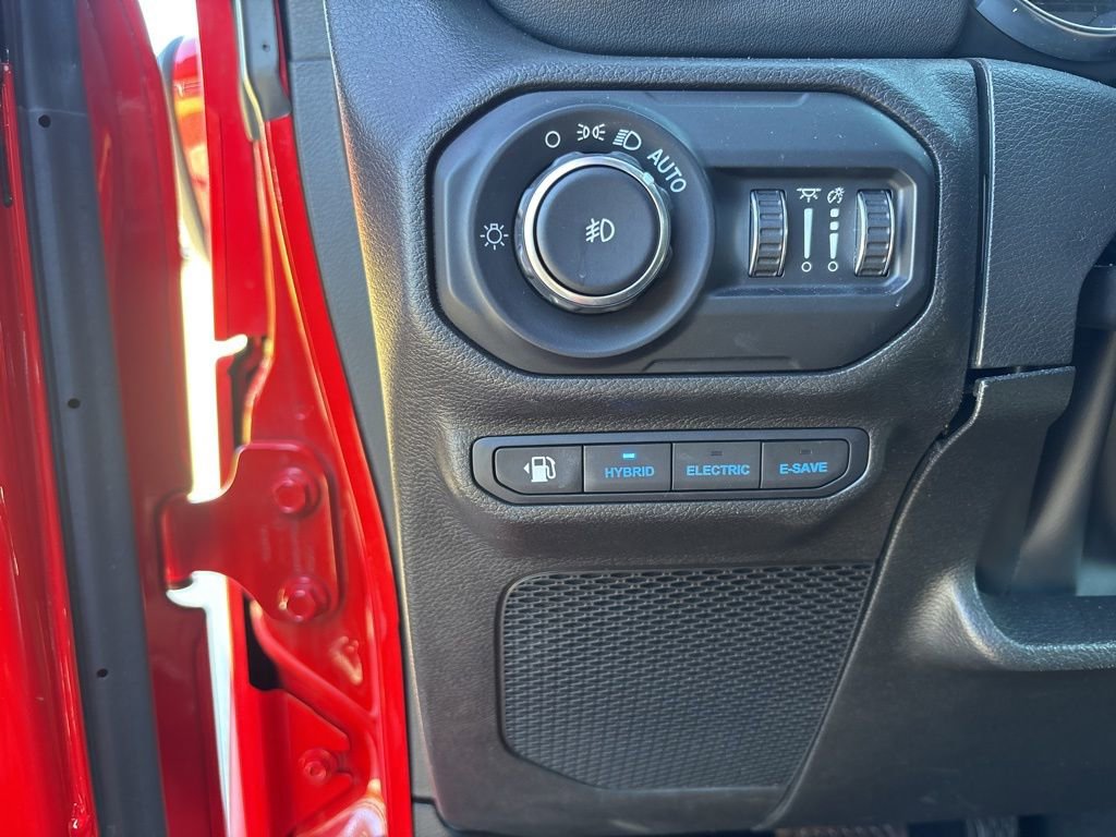 Used 2021 Jeep Wrangler Unlimited Sahara w/ Cold Weather Group image 43